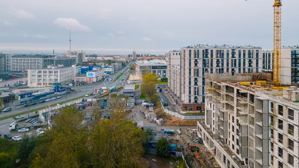 «Респект» — начались фасадные работы и монтаж окон